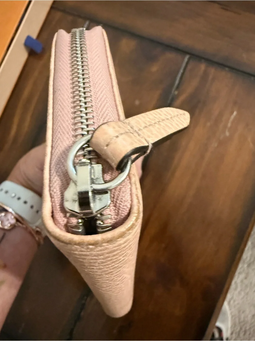 Gucci Blush Pink Pebbled Leather Zip-Around Wallet with GG Logo - Picture 8 of 11